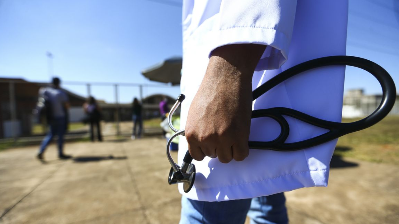 Congresso aprova exame obrigatório para exercício da medicina