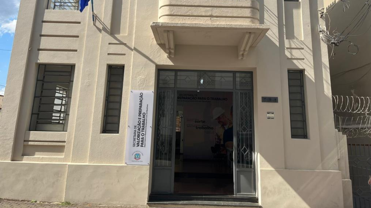 Empresa abre 21 vagas para operador de máquinas com salário de R$ 2,8 mil em Limeira