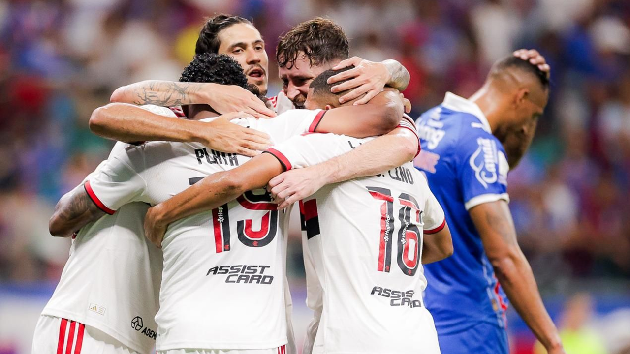 Flamengo mantém liderança do Brasileirão; Cruzeiro entra no G4 e Gre-Nal fica no Z4