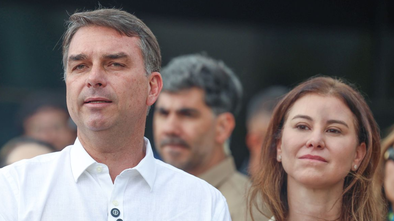 Flávio Bolsonaro fugiu para os EUA após ordem do STF, diz Reuters