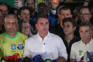 Flávio não reconhece vitória de Lula e tentará anulação do pleito