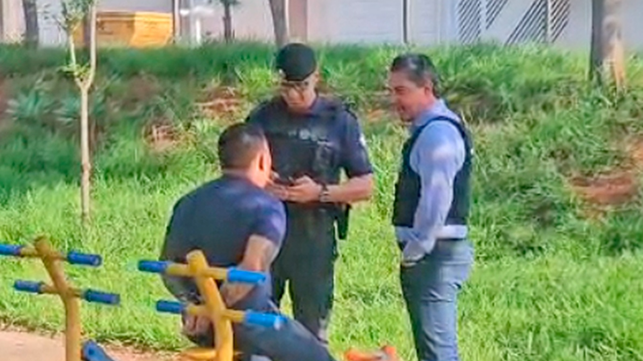 Homem detido por riscar carros é suspeito de furtar roupas em lojas do Centro de Limeira