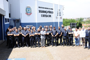 Limeira homenageia GCMs por atuação e tempo de serviço