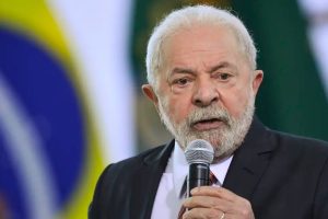 Lula (PT) é reeleito presidente do Brasil