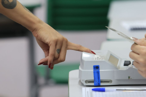 Lula cresce em número de votos em todos os estados; Flávio recua em 6