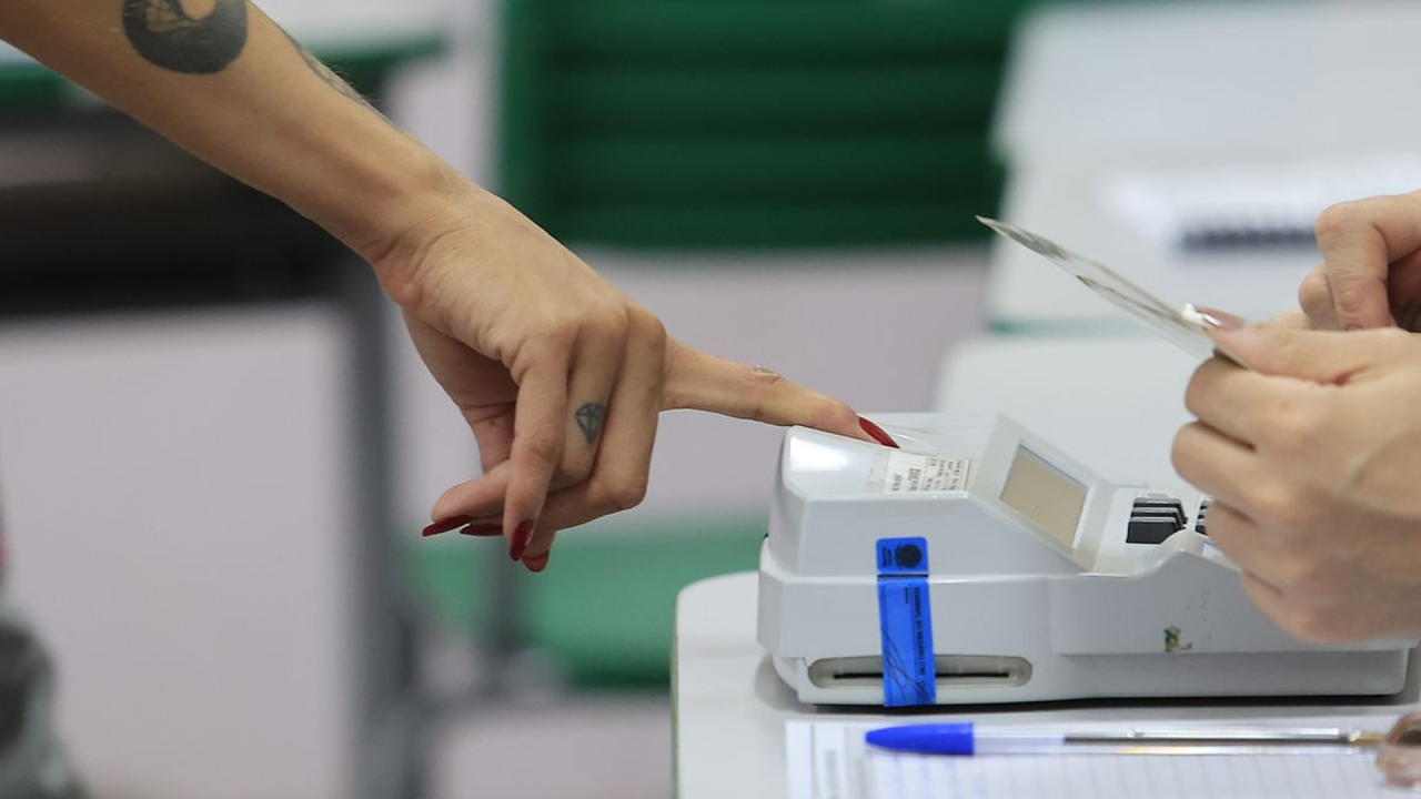 Lula cresce em número de votos em todos os estados; Flávio recua em 6