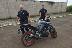 Moto furtada é encontrada escondida em área de mata no Lagoa Nova, em Limeira