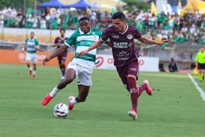 Nos acréscimos, Ferroviária arranca empate do Maringá no primeiro jogo da final da Série C