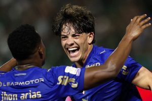 Palmeiras assume liderança do Brasileirão e Corinthians entra no Z4