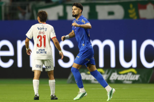 Palmeiras vence Bahia e encosta no Flamengo no Brasileirão
