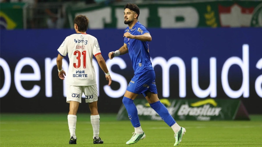 Palmeiras vence Bahia e encosta no Flamengo no Brasileirão