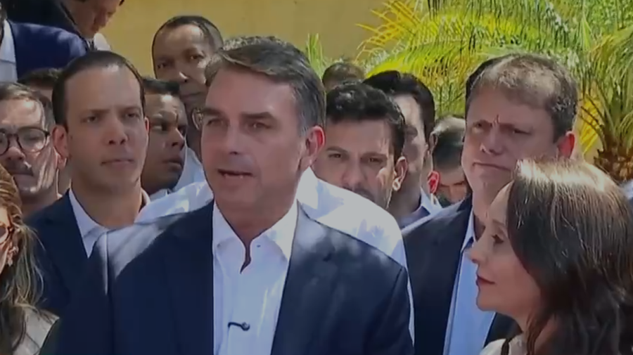 Podemos, partido do prefeito Murilo Félix, declara apoio a Flávio Bolsonaro