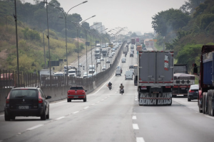 Rodovias de SP devem receber 19,1 milhões de veículos no feriado de Finados