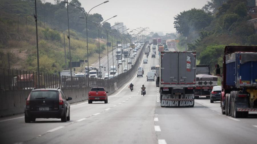Rodovias de SP devem receber 19,1 milhões de veículos no feriado de Finados