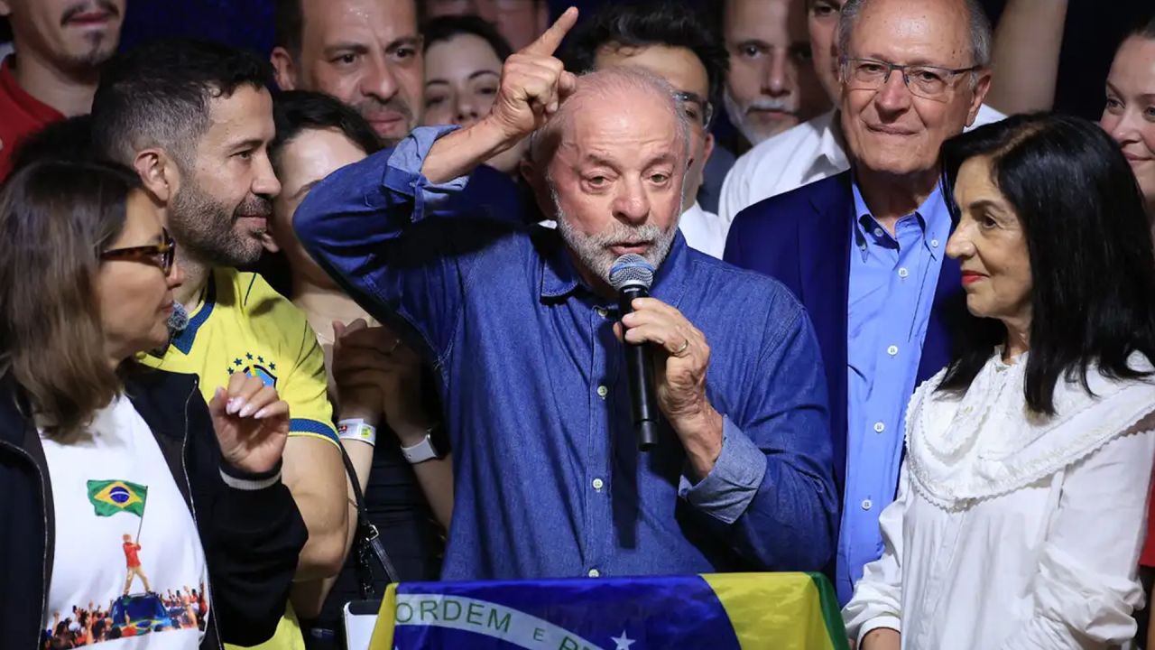 Vamos mudar o jeito de governar este país, diz Lula
